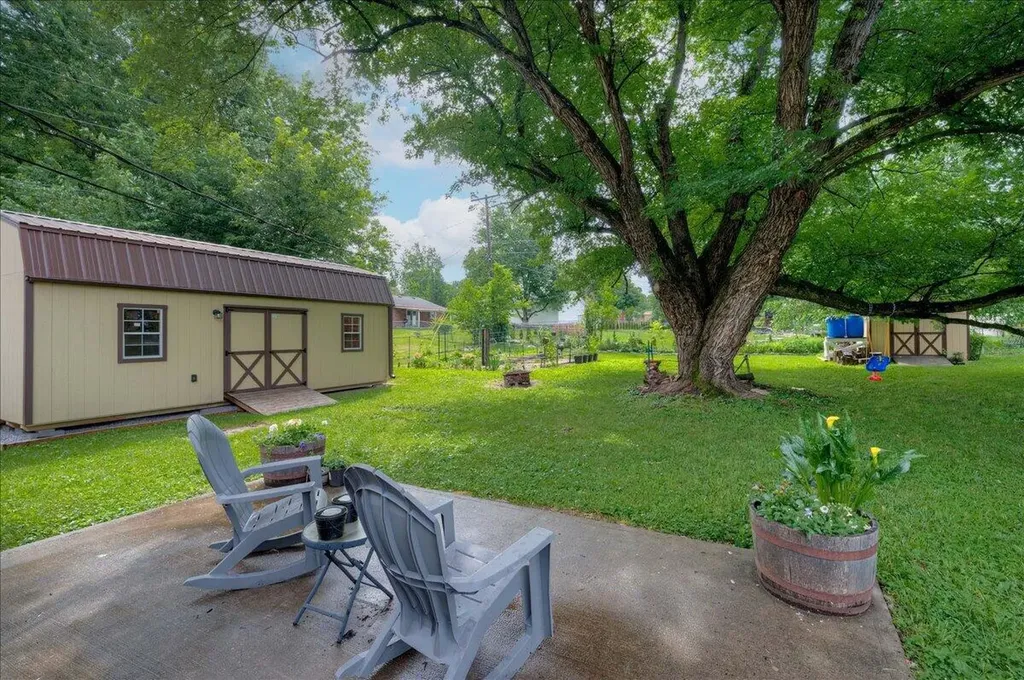 304 Oakwood Drive Lawrenceburg KY 40342