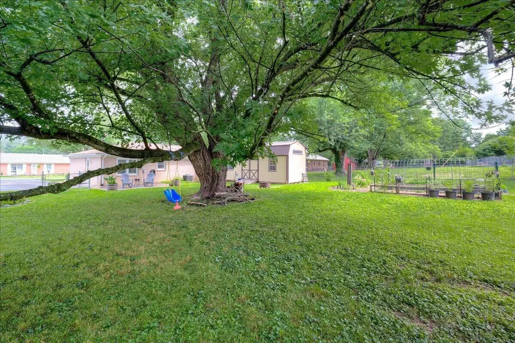 304 Oakwood Drive Lawrenceburg KY 40342
