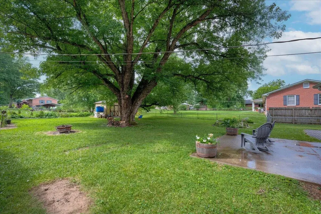 304 Oakwood Drive Lawrenceburg KY 40342