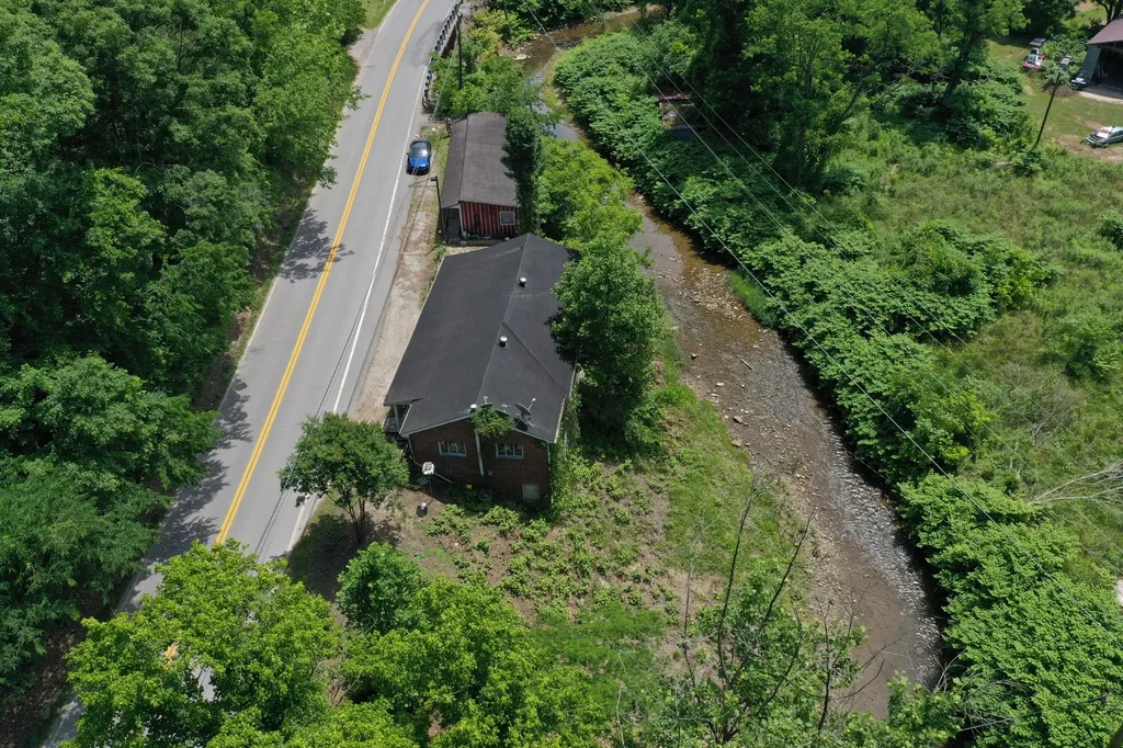 3237 Kentucky 610 Virgie KY 41572