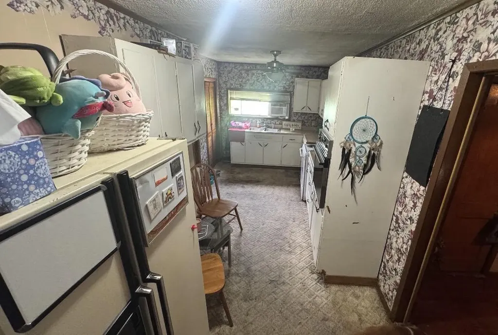 3237 Kentucky 610 Virgie KY 41572