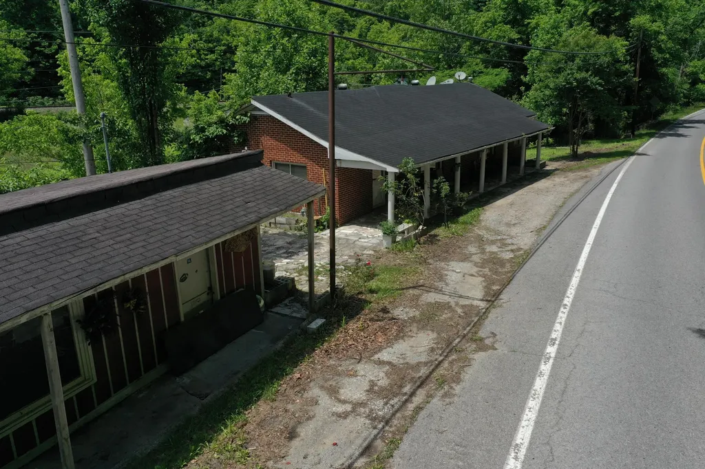 3237 Kentucky 610 Virgie KY 41572