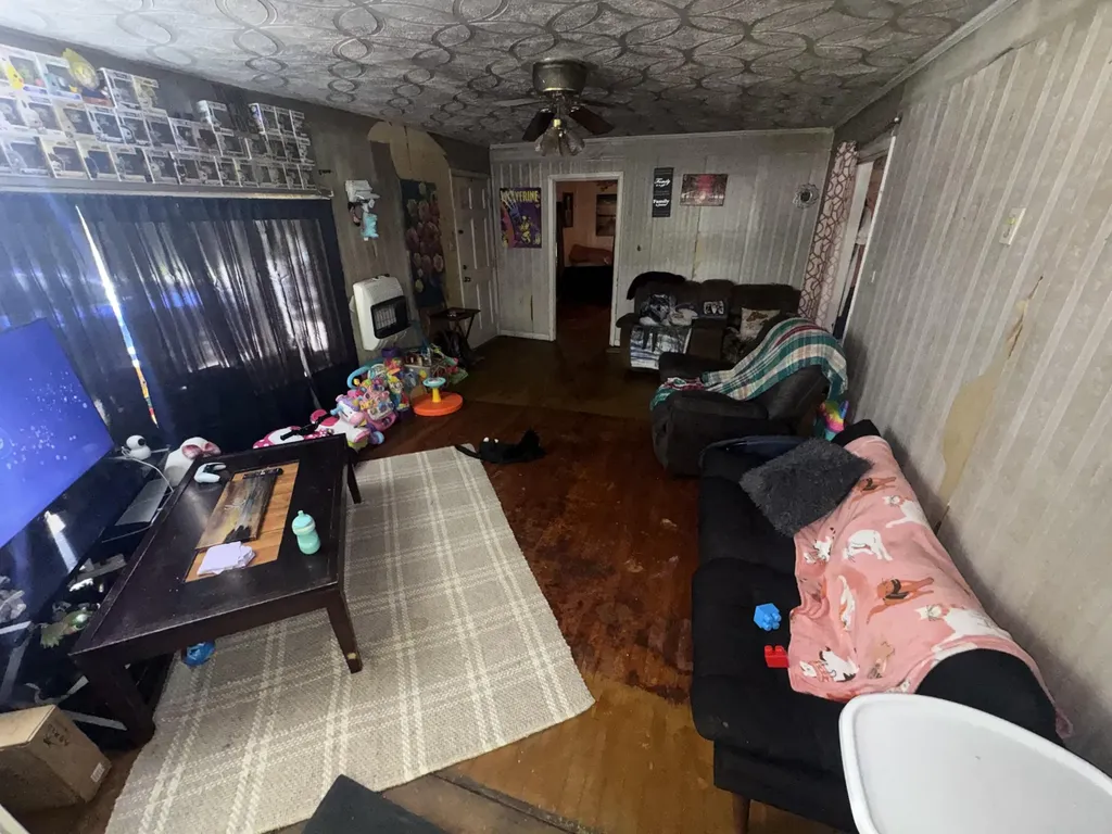 3237 Kentucky 610 Virgie KY 41572