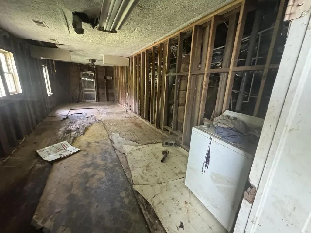3237 Kentucky 610 Virgie KY 41572