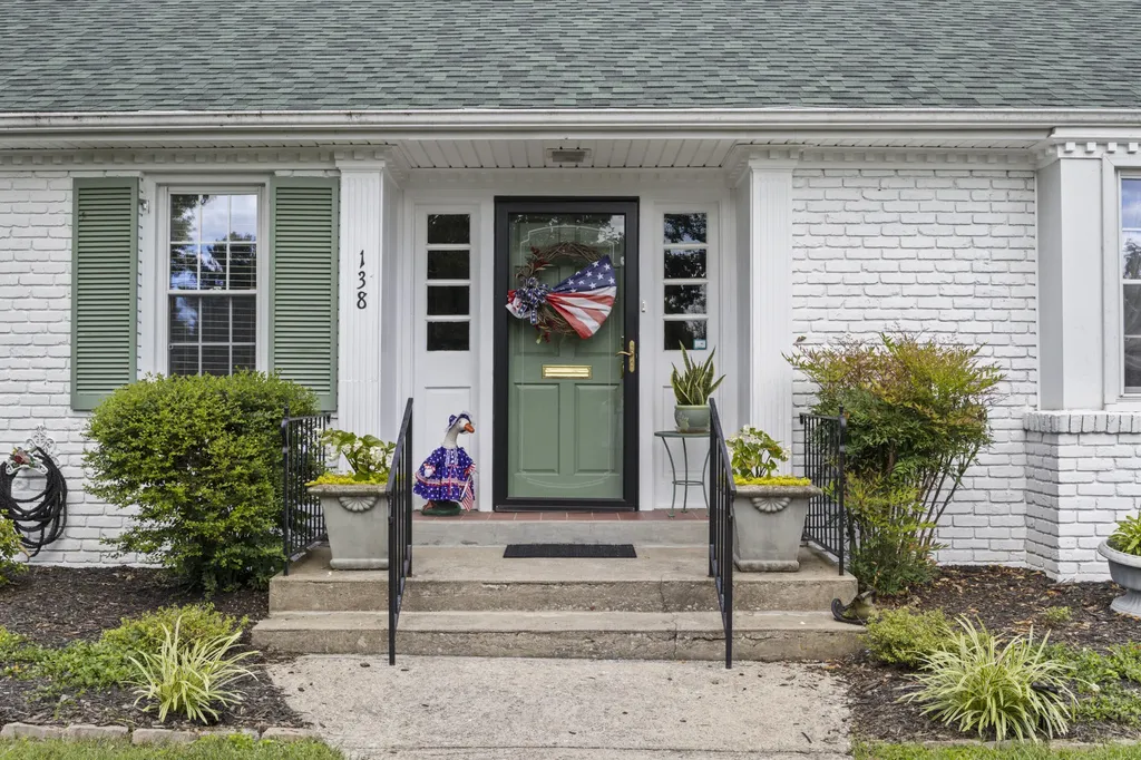 138 Country Lane Frankfort KY 40601