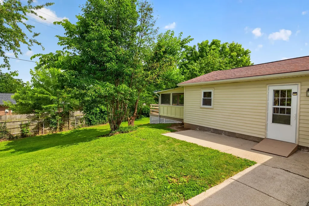 1296 Dorchester Drive Georgetown KY 40324