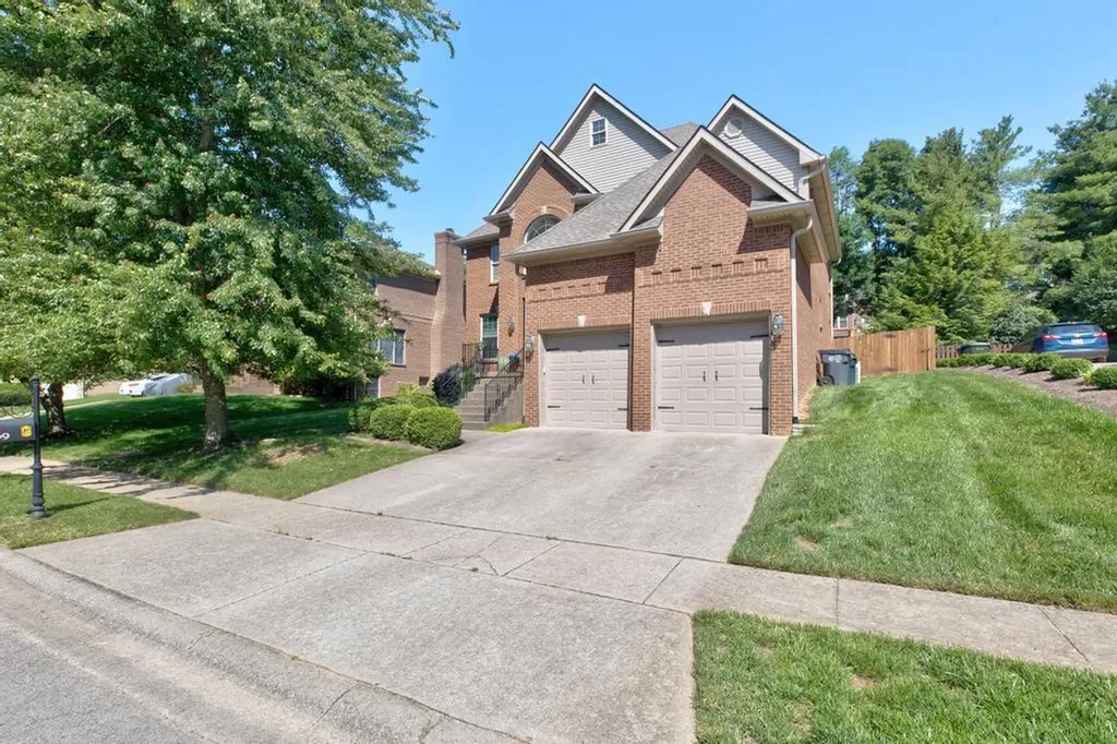 2509 Sungale Court Lexington KY 40513