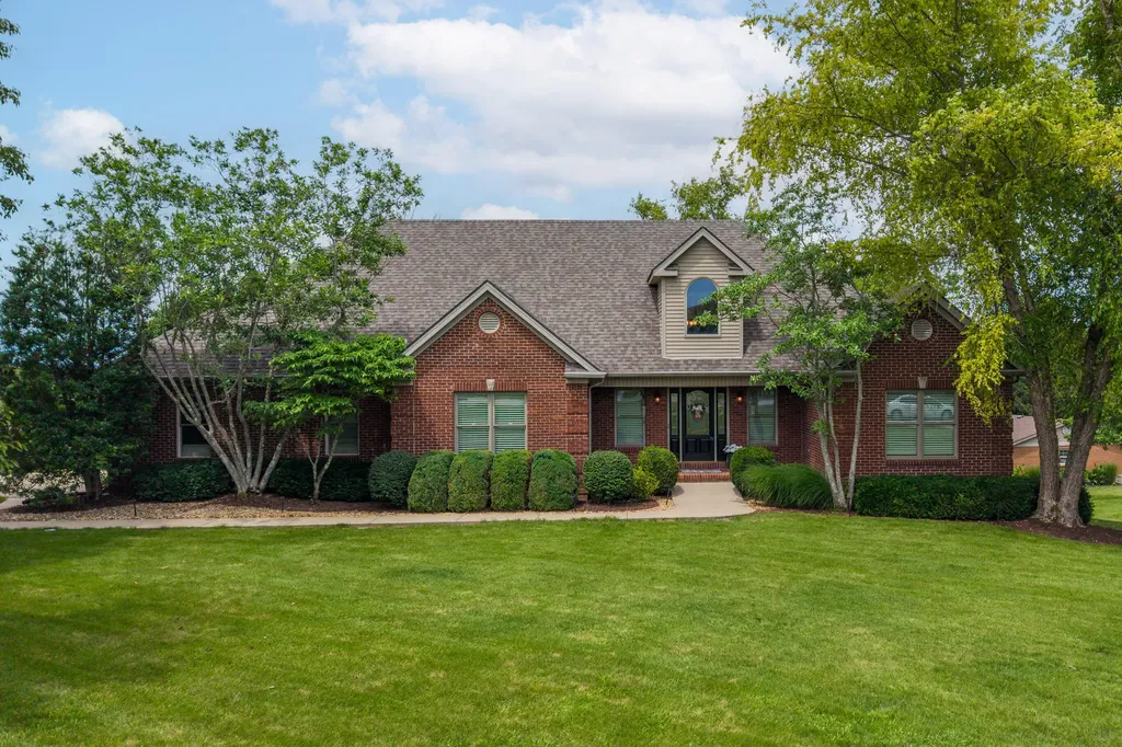 2001 West Court Richmond KY 40475