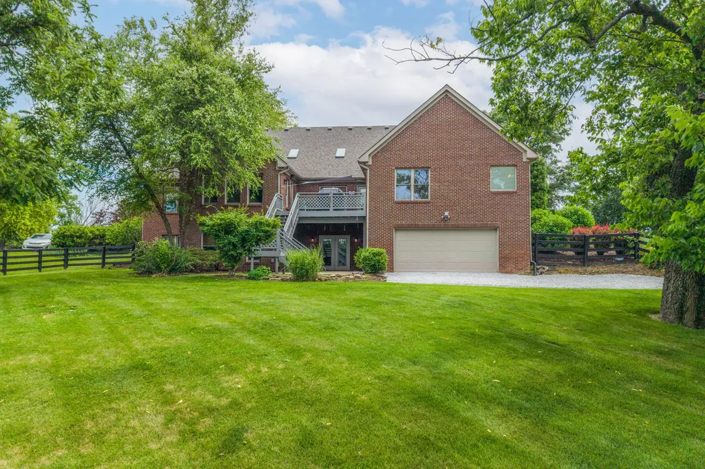 2001 West Court Richmond KY 40475