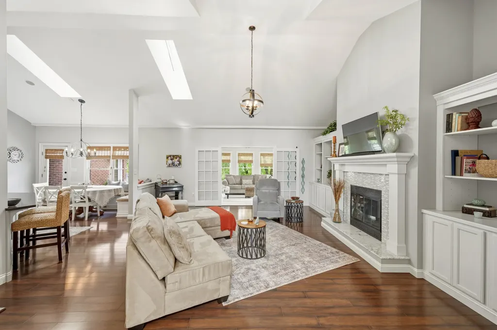 2001 West Court Richmond KY 40475