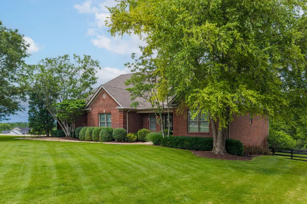 2001 West Court Richmond KY 40475