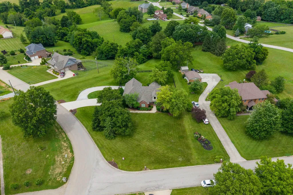 2001 West Court Richmond KY 40475