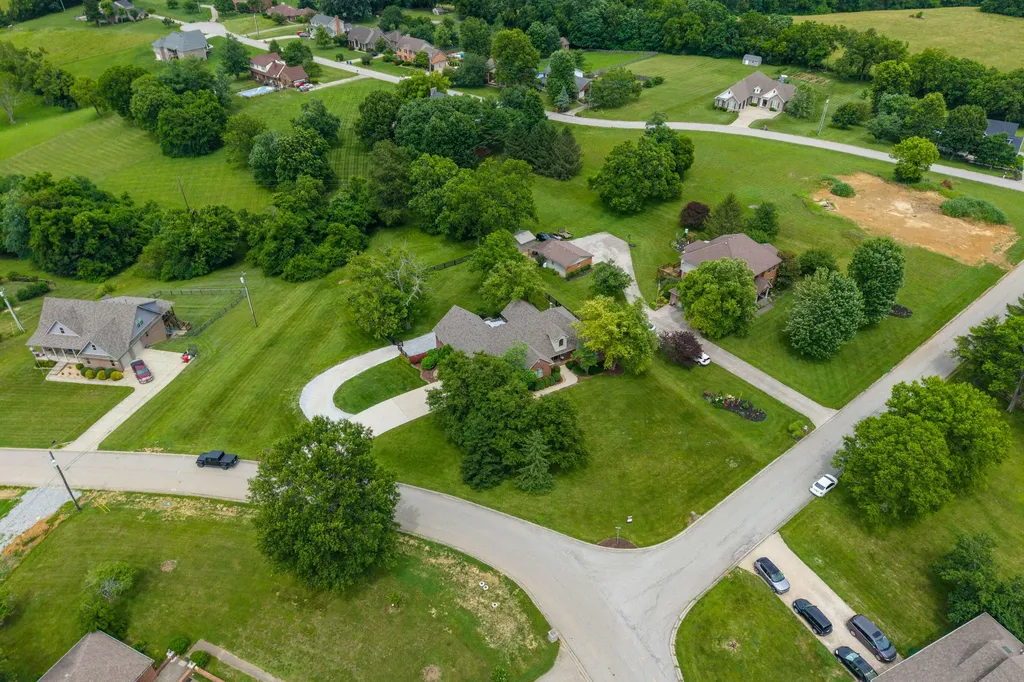 2001 West Court Richmond KY 40475