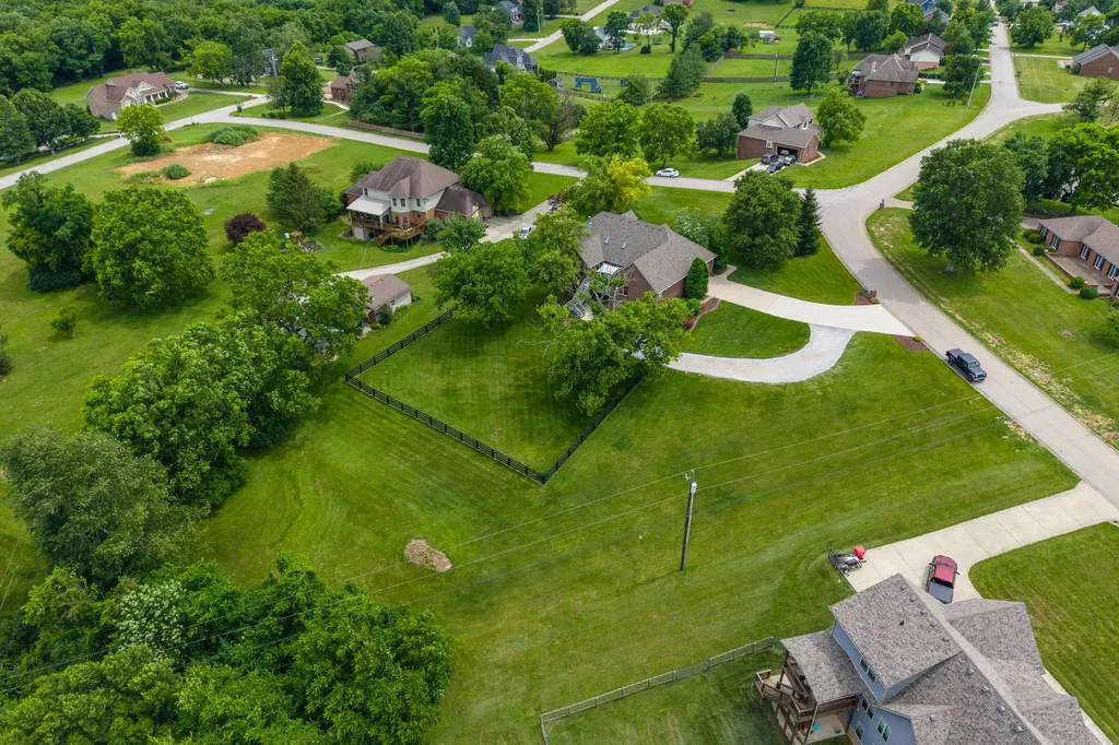 2001 West Court Richmond KY 40475