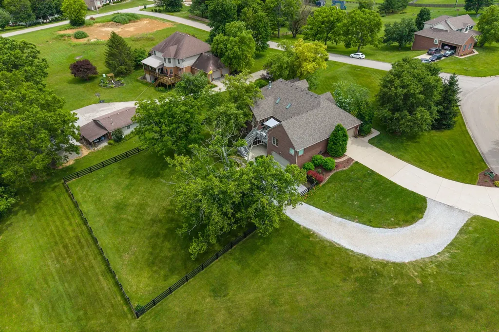 2001 West Court Richmond KY 40475