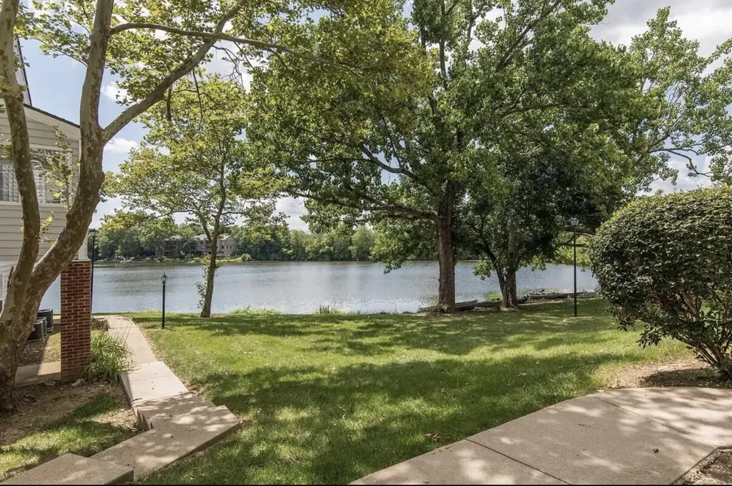 2414 Lake Park Road Lexington KY 40502