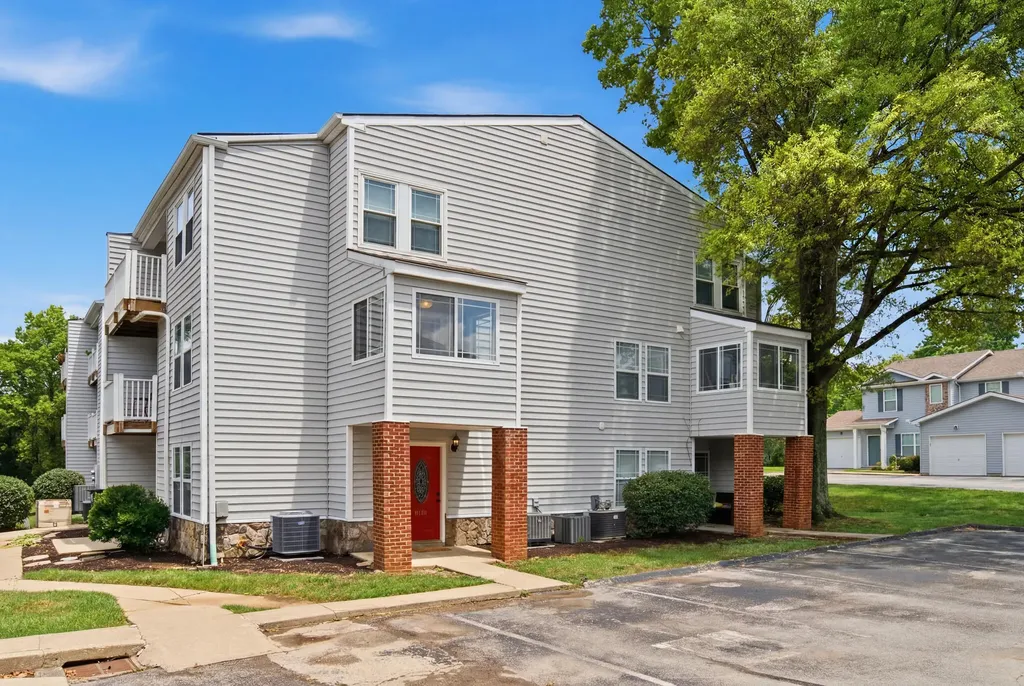 2414 Lake Park Road Lexington KY 40502