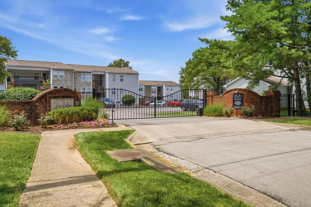 2414 Lake Park Road Lexington KY 40502
