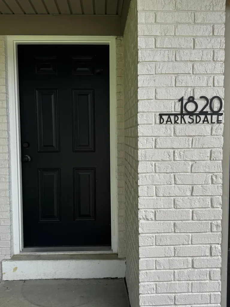 1820 Barksdale Drive Lexington KY 40511