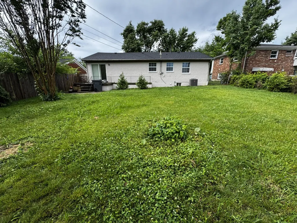 1820 Barksdale Drive Lexington KY 40511