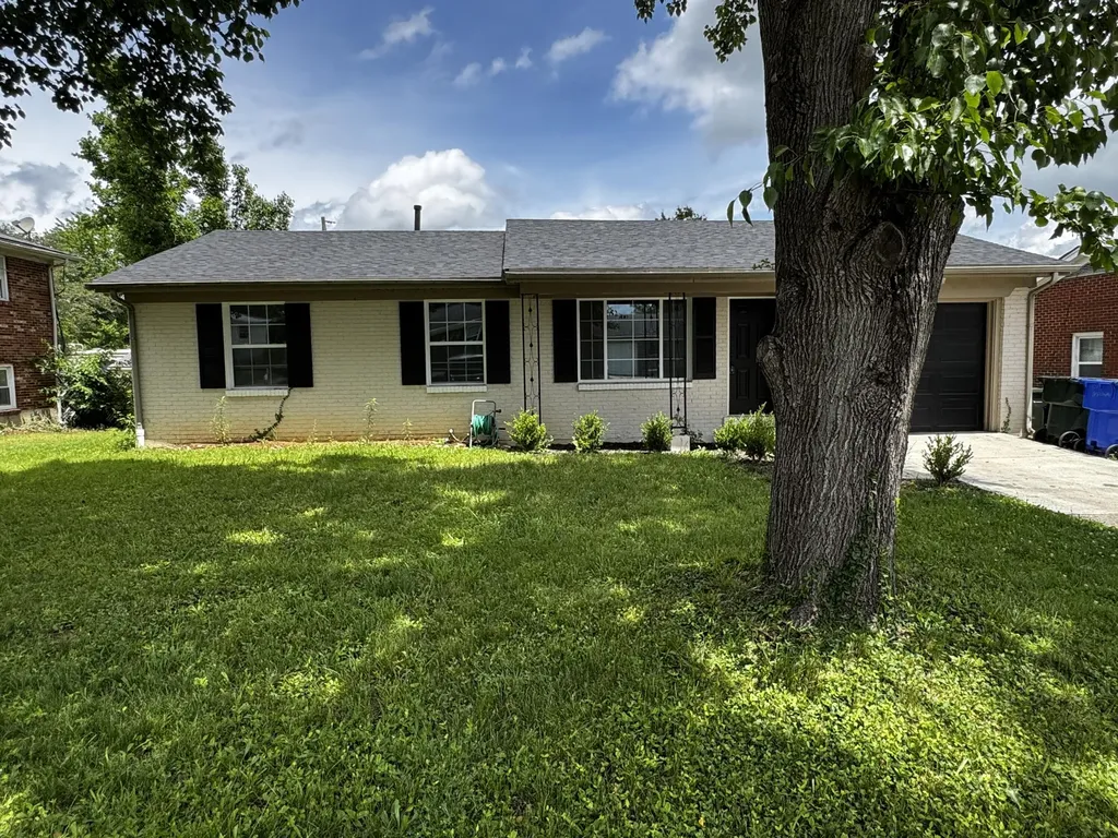 1820 Barksdale Drive Lexington KY 40511