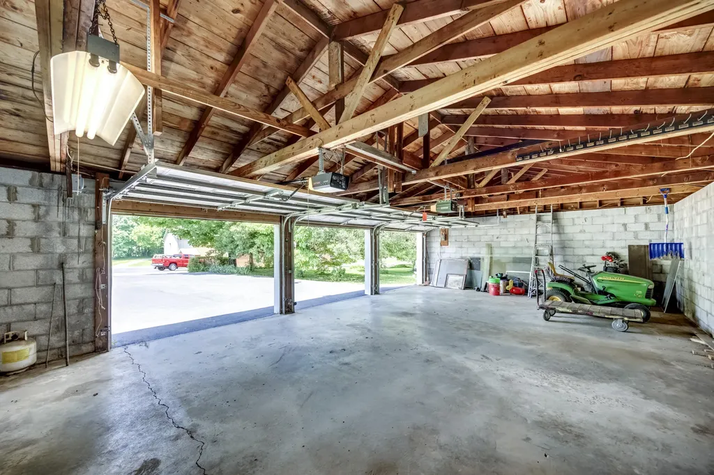 6590 Alum Springs Road Danville KY 40422