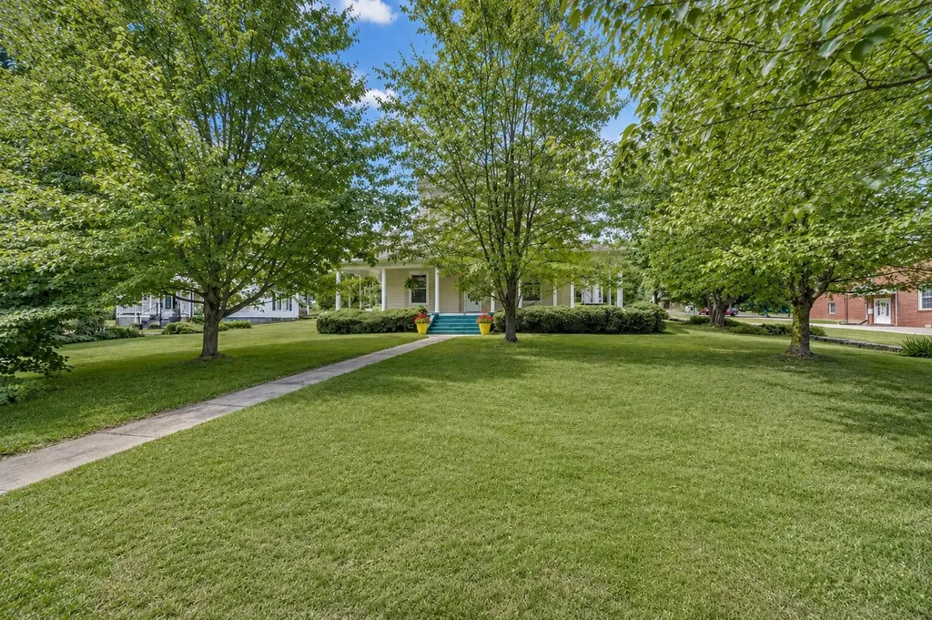 6590 Alum Springs Road Danville KY 40422