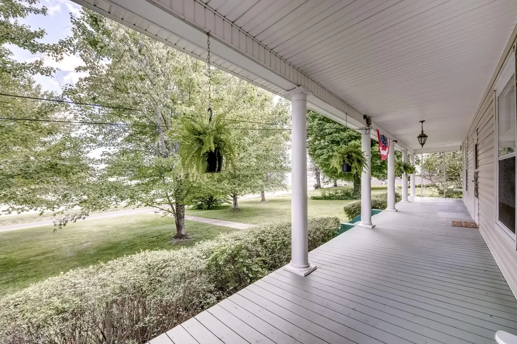 6590 Alum Springs Road Danville KY 40422