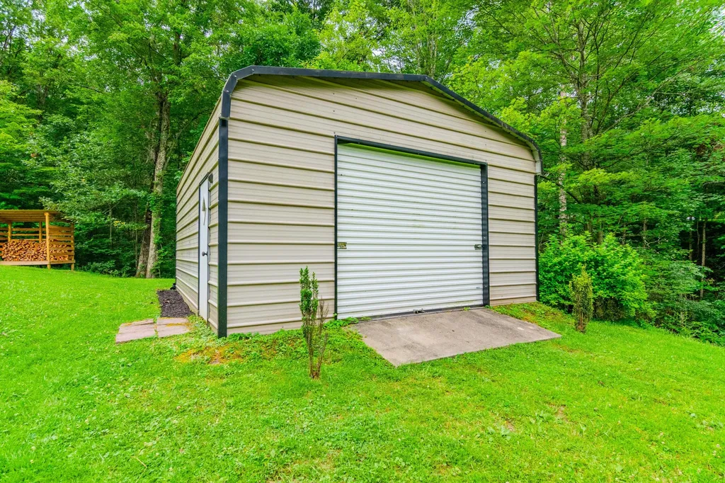 1325 Brush Creek Road Clay City KY 40312
