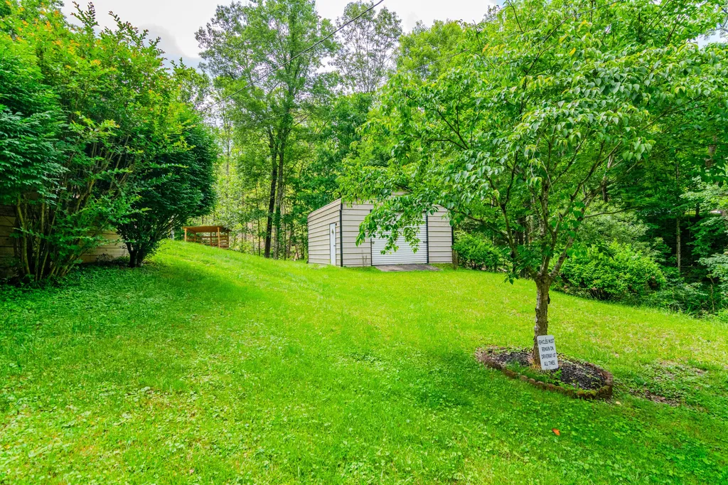 1325 Brush Creek Road Clay City KY 40312