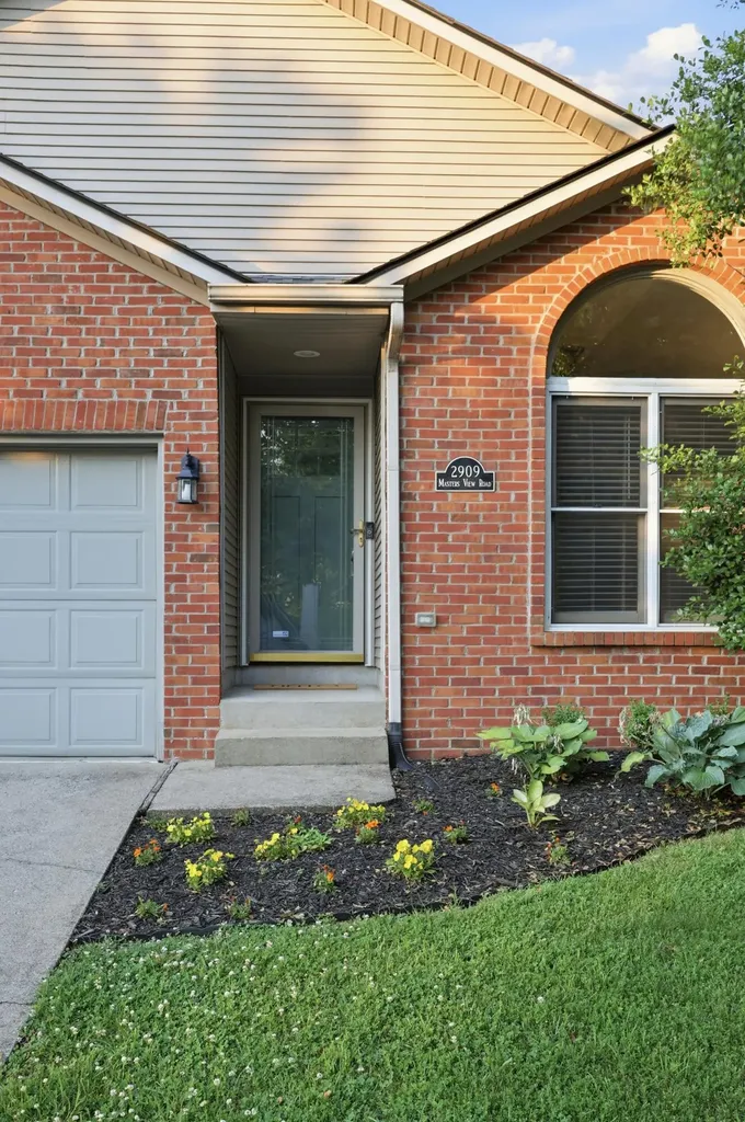 2909 Masters View Road Lexington KY 40511