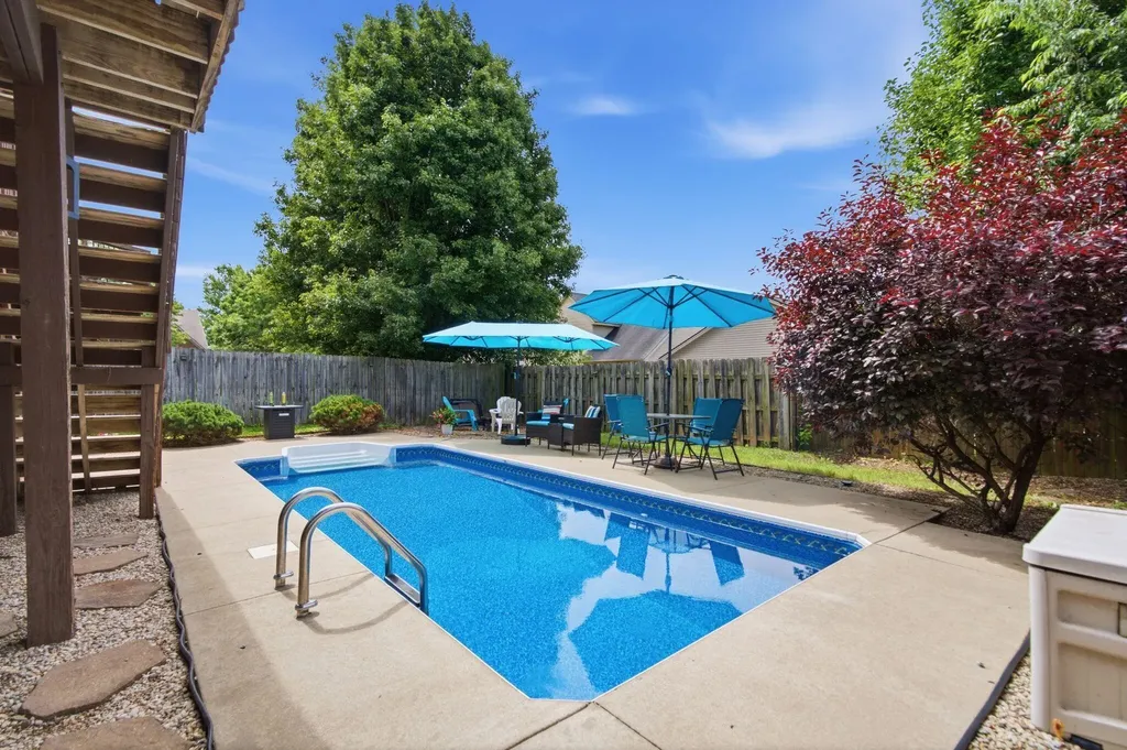 893 Winding Oak Trail Lexington KY 40511