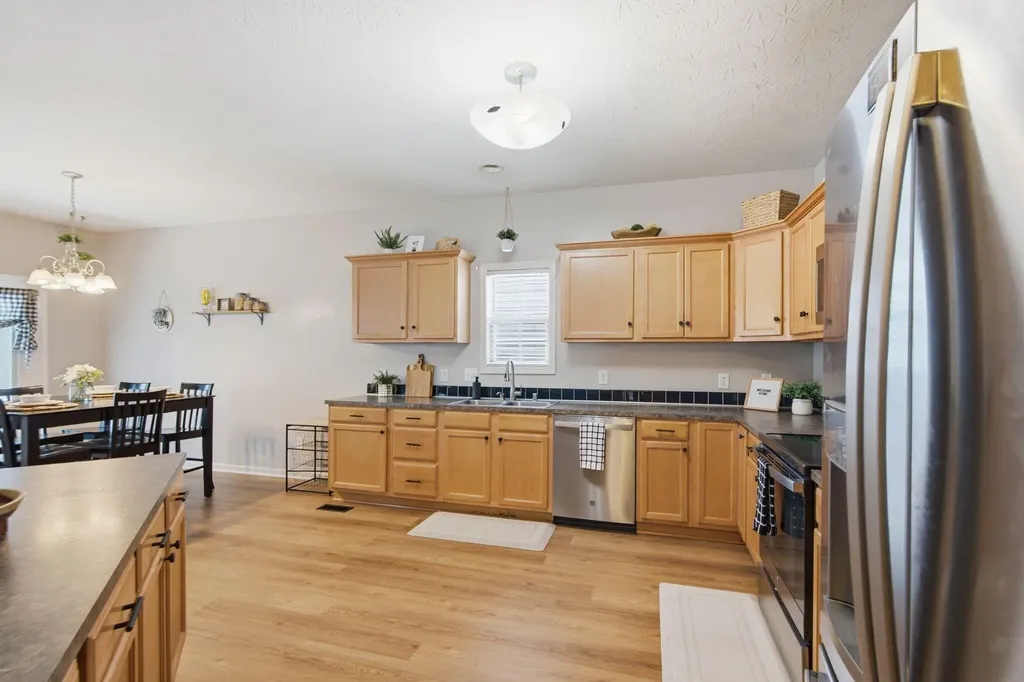 893 Winding Oak Trail Lexington KY 40511