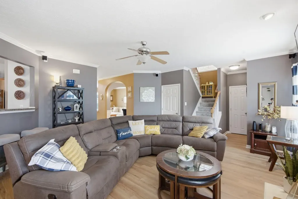 893 Winding Oak Trail Lexington KY 40511
