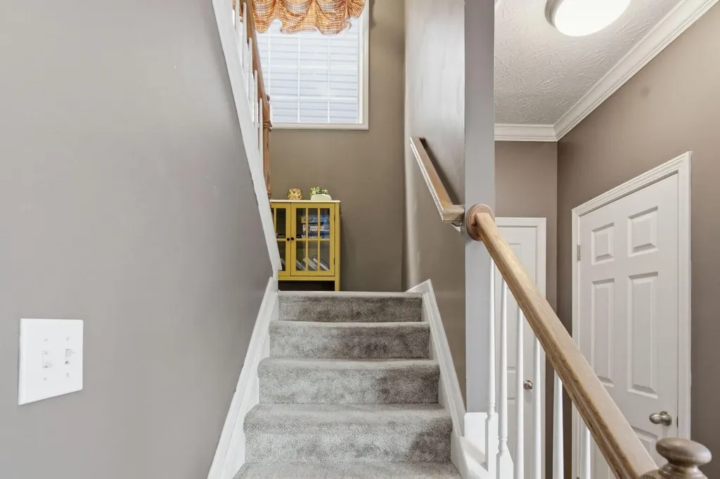 893 Winding Oak Trail Lexington KY 40511