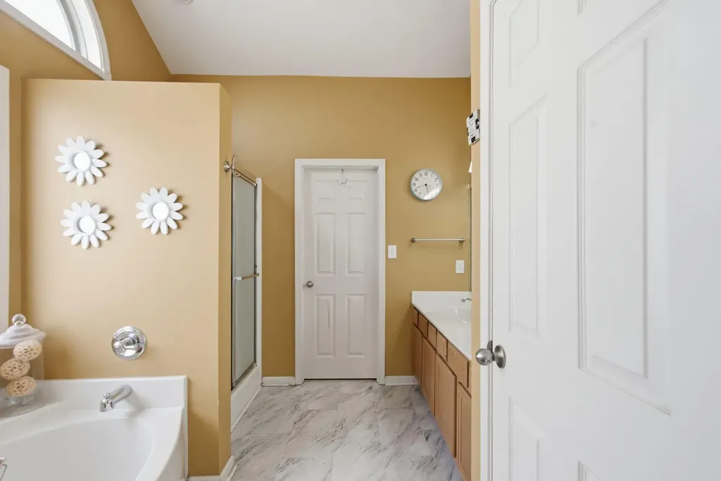893 Winding Oak Trail Lexington KY 40511