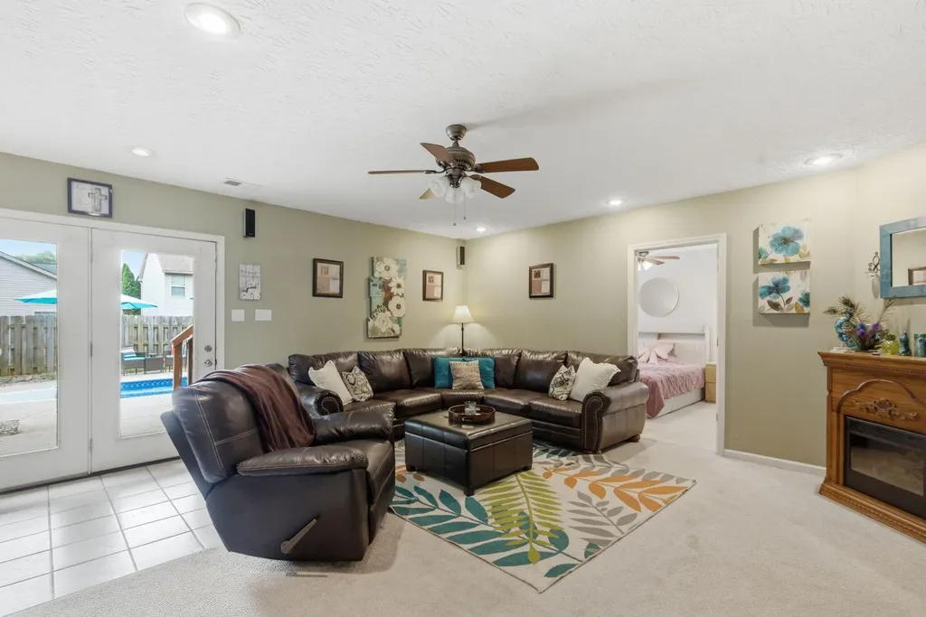 893 Winding Oak Trail Lexington KY 40511