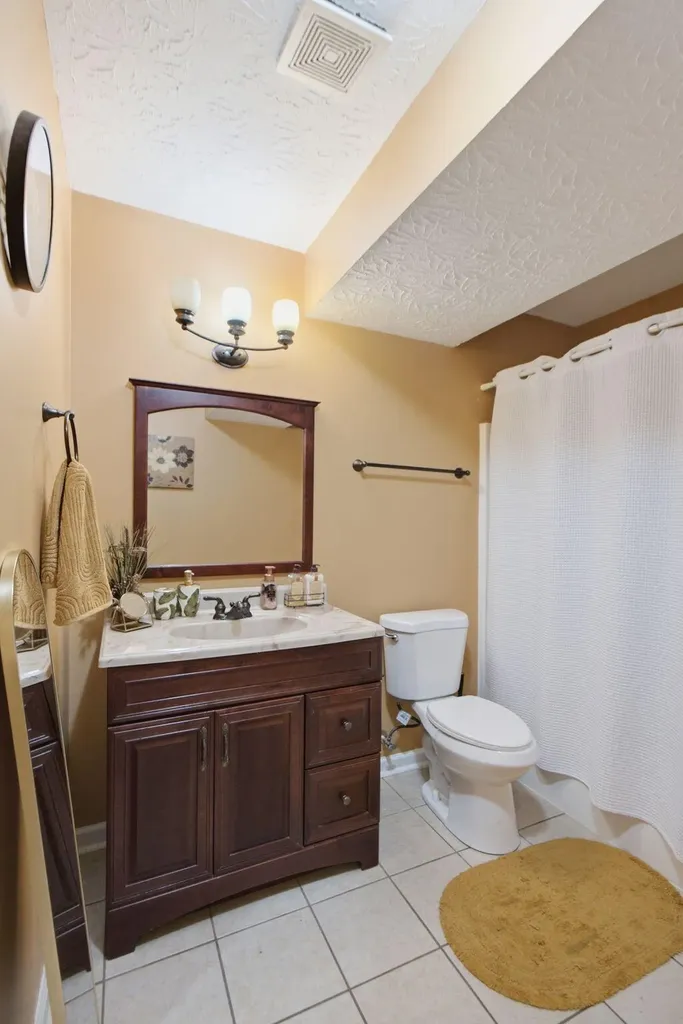 893 Winding Oak Trail Lexington KY 40511