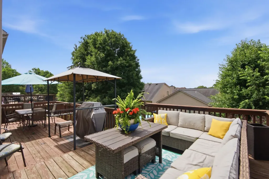 893 Winding Oak Trail Lexington KY 40511