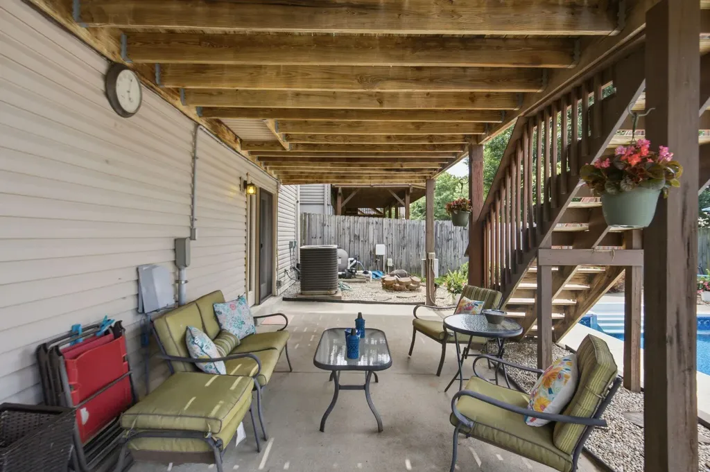 893 Winding Oak Trail Lexington KY 40511