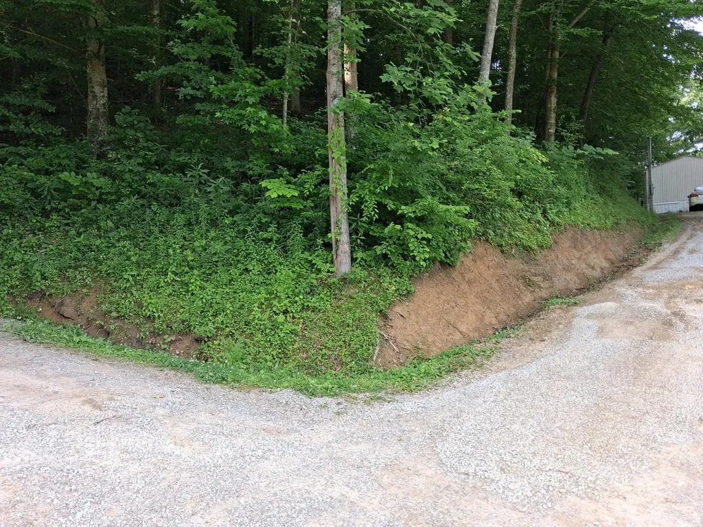 2764 State Highway 229 Barbourville KY 40906