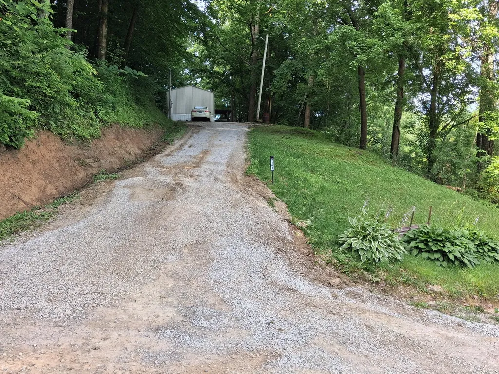2764 State Highway 229 Barbourville KY 40906