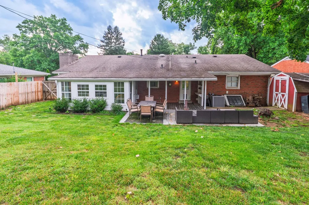 3407 Greentree Road Lexington KY 40517