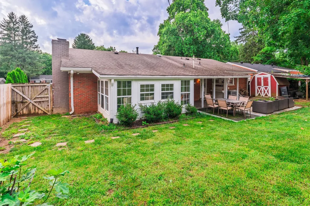3407 Greentree Road Lexington KY 40517