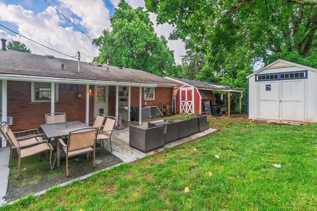 3407 Greentree Road Lexington KY 40517