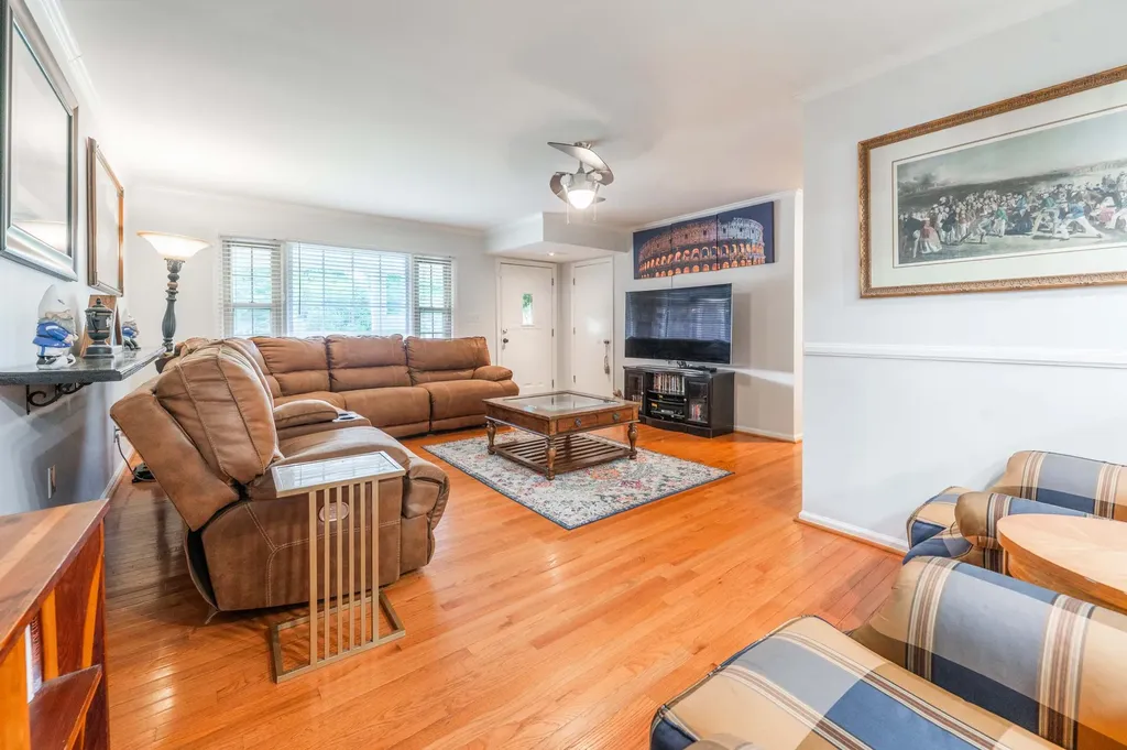 3407 Greentree Road Lexington KY 40517