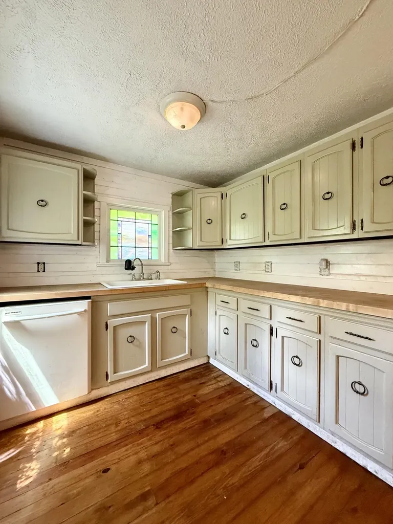 13860 Us-421 Mckee KY 40447