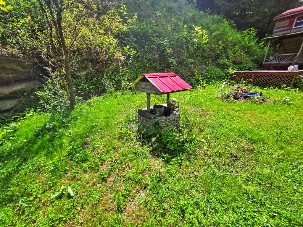 6728 Straight Hollow Road KY 41555