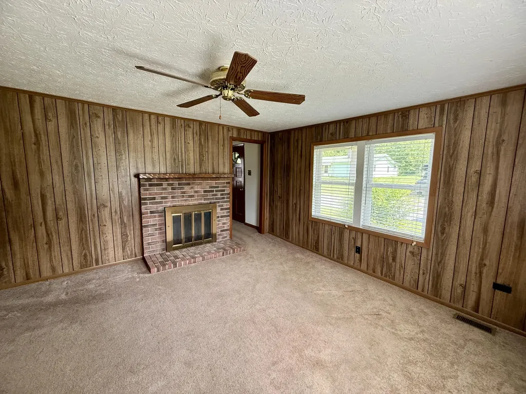 276 Evergreen Road Flat Lick KY 40935