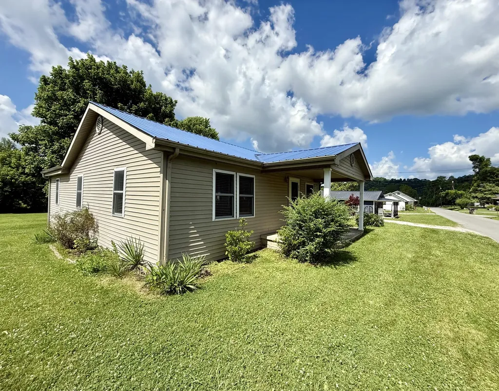 276 Evergreen Road Flat Lick KY 40935